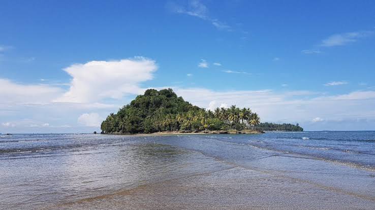 Pantai Air Manis