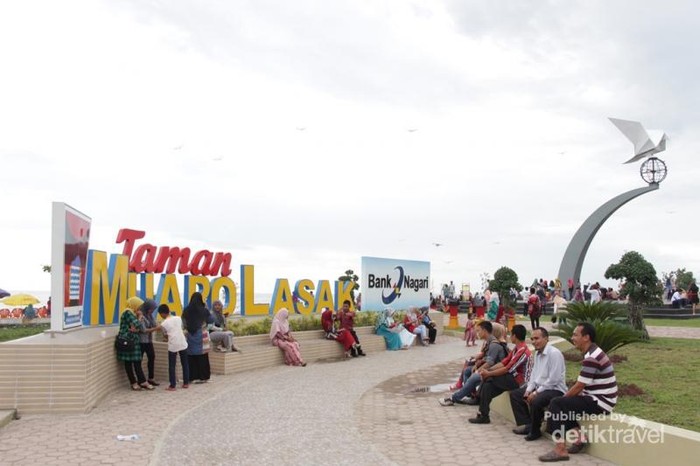 Taman Muaro Lasak & Monumen Merpati Perdamaian